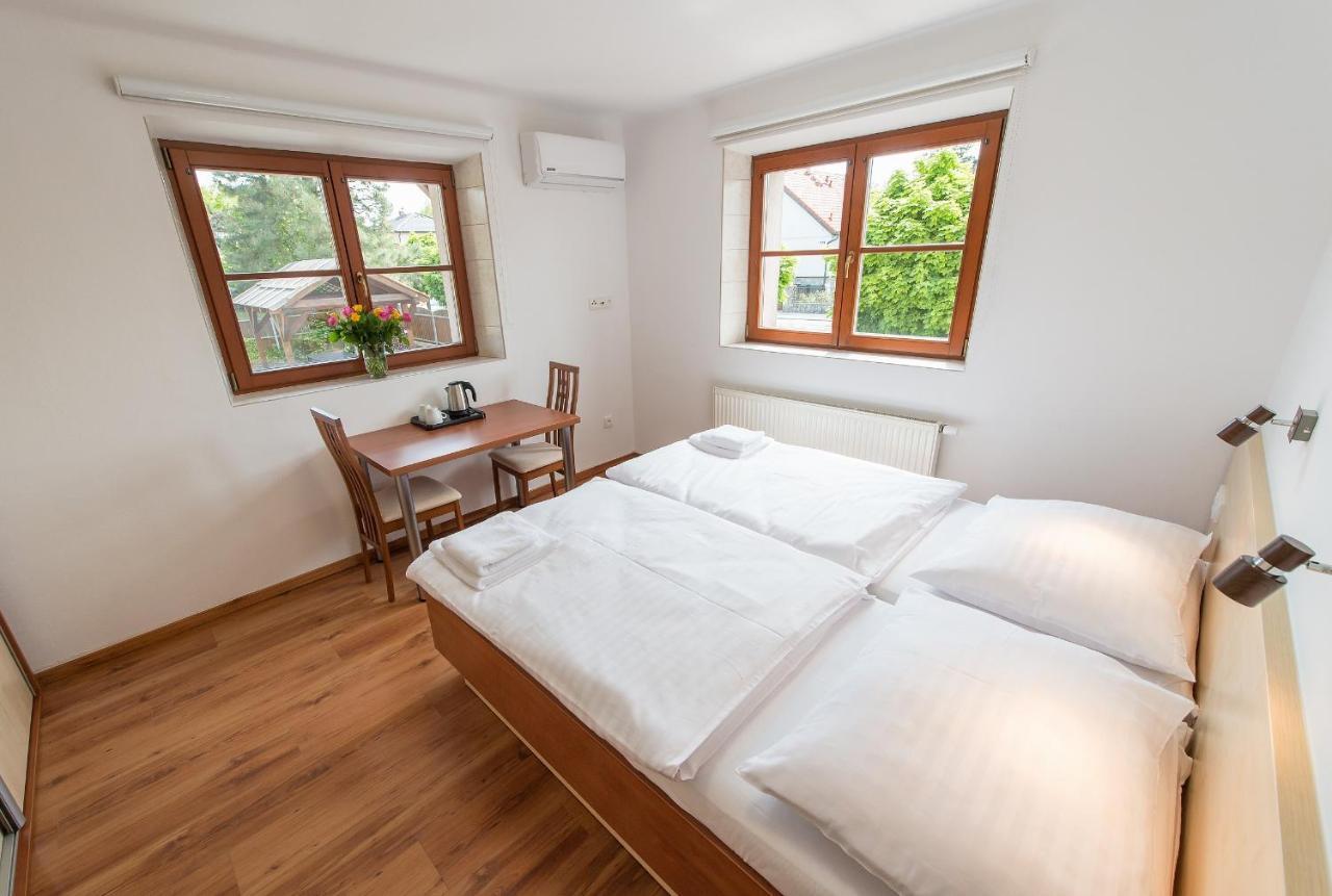 Penzion Leknín Třeboň Exterior foto
